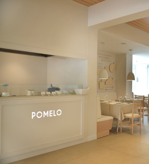 490x540_pomelo restaurant 3_gardens