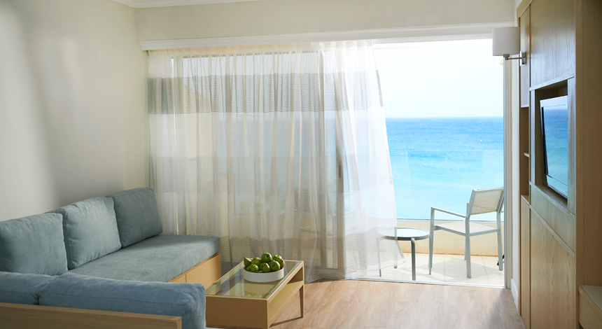 860x470_One Bedroom Suite Sea View