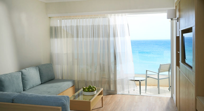 One Bedroom Suite Sea View