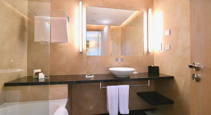 860x470_PS bathroom_pearl